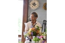 【金山駅南口発】〔遊山〕* 日帰り昼食付*『大野耕生さんと巡るレッドヒルヒーサーの森「ローズガーデン」と牛銀本店 松阪牛すき焼き』3